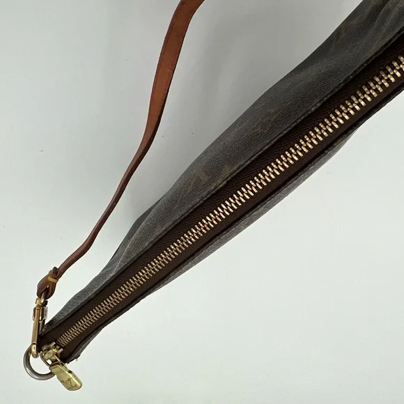 Louis Vuitton monogram pochette GM bag 😍 - Picture 6 of 9